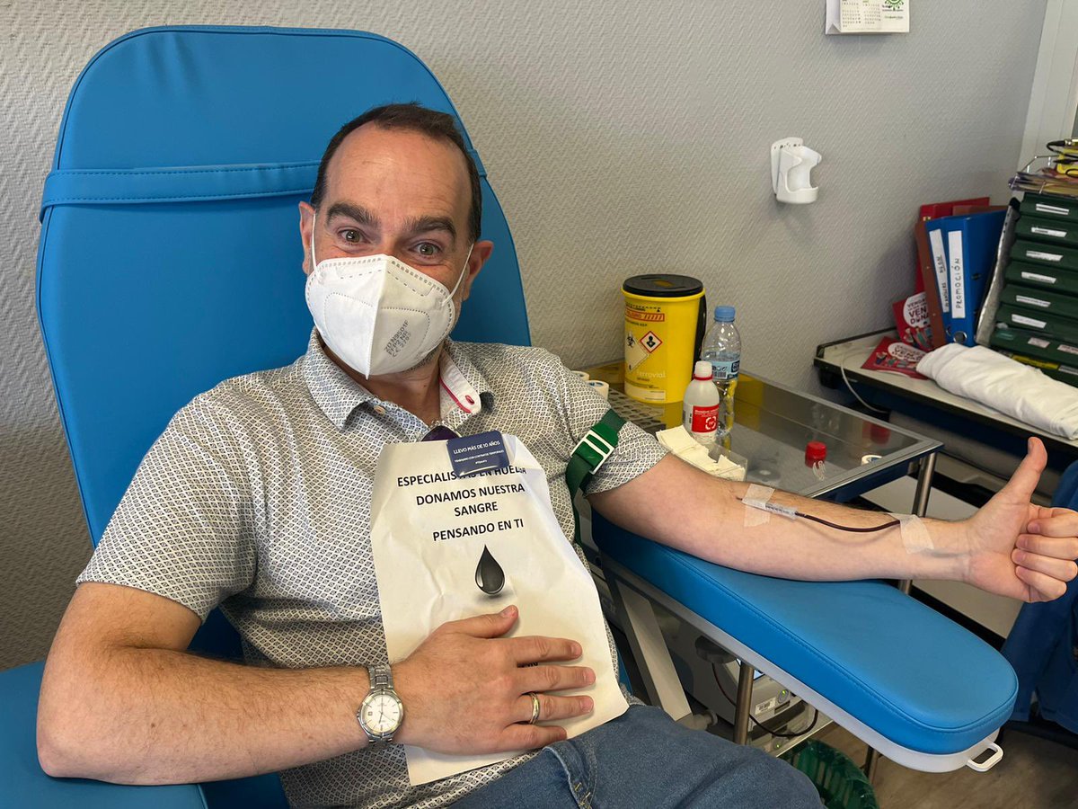 MedicosComoTu's tweet photo. Donando hasta la última gota, antes de que la Consejeria termine de exanguinarnos #BastaYadeTemporalidad #HuelgaFacultativosMadrid #HaySolucionLegal @IdiazAyuso @eruizescudero @huelgafacmad @amytsmedicos @MUDmedicos @SomosUrgencias https://t.co/wckxuJZOxt