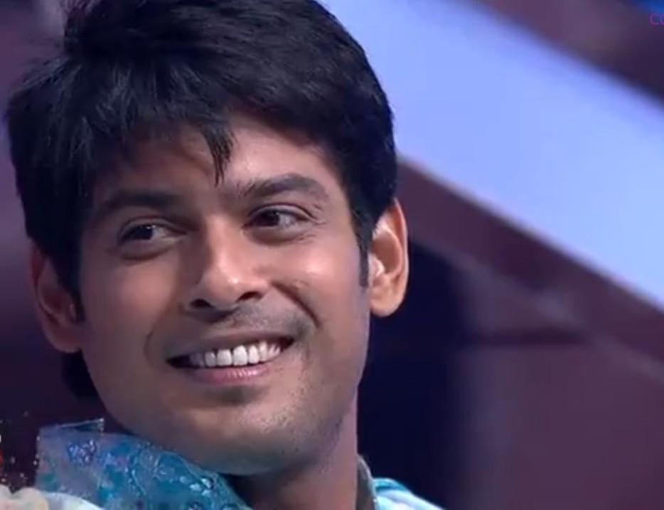 It was during jhalak days that I started falling for this hottie as 'Sidharth Shukla' himself 😍
And this used to be my absolute favorite back then!! 🥺
Years passed, phones changed, but this picture is still there.. ❤️
#SidharthShuklaLivesOn #SidharthShukla