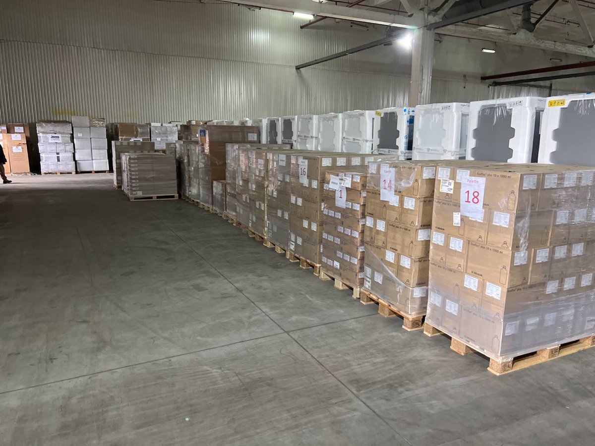 GlobalShapersMu's tweet photo. We our thrilled to announce that €103,000 of medication has arrived in #Lviv, #Ukraine! 

Thanks to work with @RathausSPD and @MoH_Ukraine, our #volunteer project Medical Aid to Ukraine was a success! We're saving lives! 

#medicine #teamwork @nexta_tv @muenchen https://t.co/DLnpWqKlOw