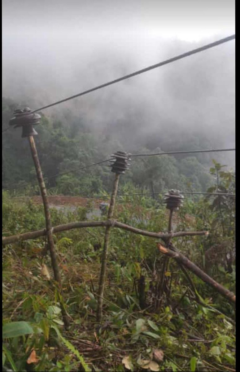 hikoulakpourp's tweet photo. Current situation in Tamenglong. Electricity reaches the hill by hook or by crook. @NBirenSingh @manipurmygov @tamenglong @ManipurAnouba https://t.co/3oFYgwOo2L