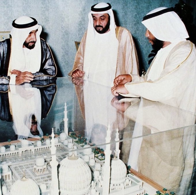 اللهم ارحم ولي امرنا وقائدنا ووالدنا صاحب السمو الشيخ خليفة بن زايد آل نهيان واغفر له واسكنه فسيح جناتك<a href="/tag/%D9%85%D8%AD%D9%85%D8%AF_%D8%A8%D9%86_%D8%B2%D8%A7%D9%8A%D8%AF"class="tags"><span>#محمد_بن_زايد</span></a>