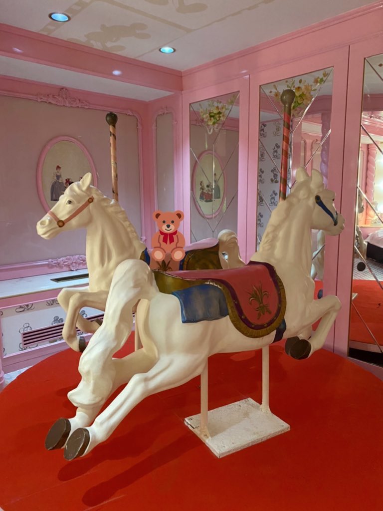 lazyegg__m's tweet photo. メリーゴーランド4枚集まった🎠

①シャルマン(旧)345号室(京都)
②リープハーバー 417号室(大阪) 
③Q＆P 208号室(大阪)
④フランセ 225号室(岡山)

#ラブホテル
#昭和ラブホ https://t.co/1y0X35uaEf