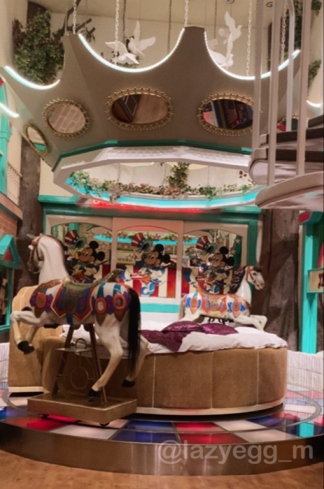 lazyegg__m's tweet photo. メリーゴーランド4枚集まった🎠

①シャルマン(旧)345号室(京都)
②リープハーバー 417号室(大阪) 
③Q＆P 208号室(大阪)
④フランセ 225号室(岡山)

#ラブホテル
#昭和ラブホ https://t.co/1y0X35uaEf