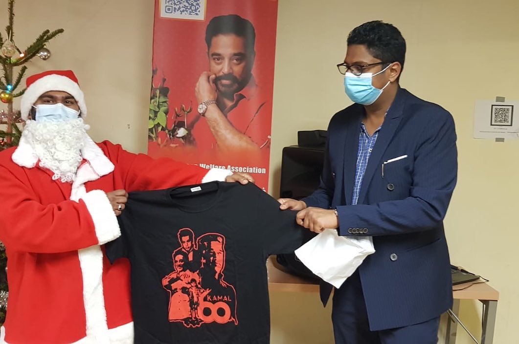 PLCBABU's tweet photo. A Pic taken in #Creteil #France during #Christmas2021,a joint event with @caritasfrance and #KamalHaasanWelfareAssociationFrance #KWAF association led by @gfranx on behalf of our beloved leader,
 #Docter @ikamalhaasan . 
The Tshirts were gifted to association members by @gfranx https://t.co/rATUbFdHkK