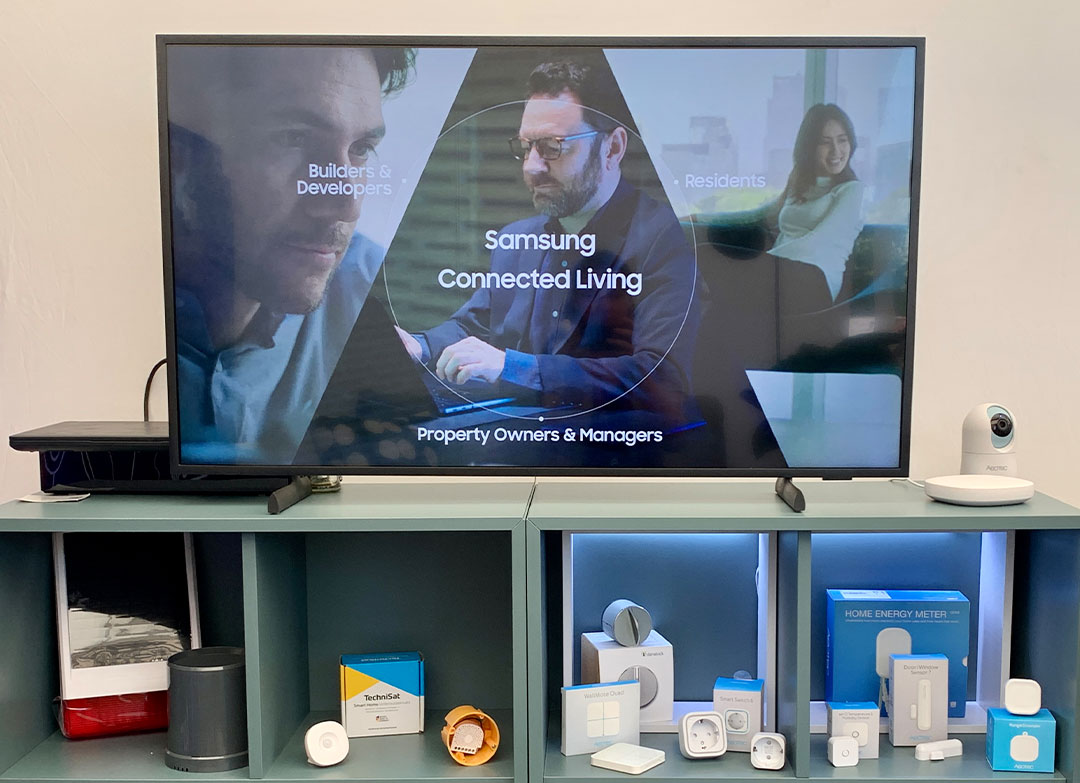 ZWaveinEurope's tweet photo. Z-Wave Europe is currently exhibiting at the @HerweckBlog in-house exhibition in Saarland. At our booth we present the latest products from @Aeotec_Official, @smartthings and @POPP_smarthome. Get your hands on our products - we are looking forward to meet you here. 🤩 https://t.co/kK6uD32GoU