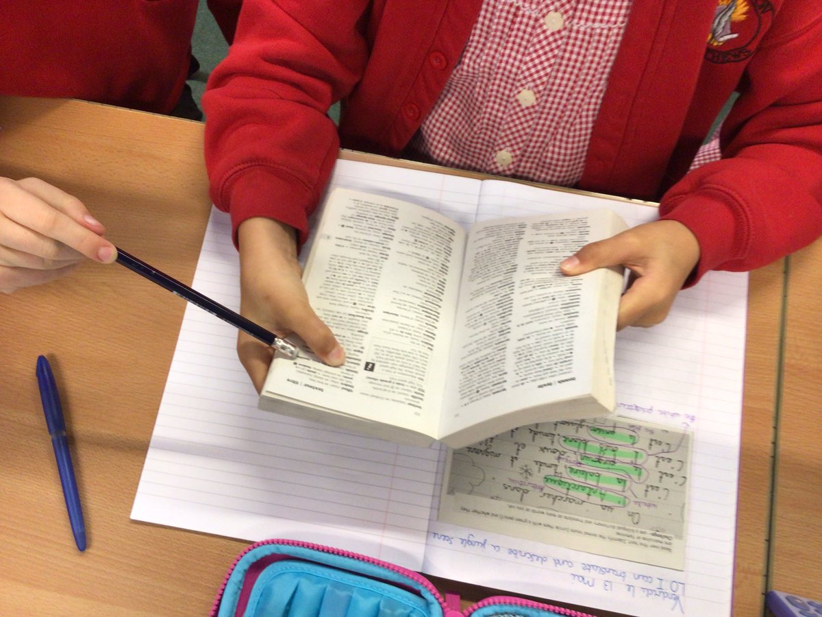 StrettonStMatts's tweet photo. Excellent bilingual dictionary skills shown in Year 4. #SSM #SSMYear4 #SSMFrench @network_primary https://t.co/fKPrd2b07A