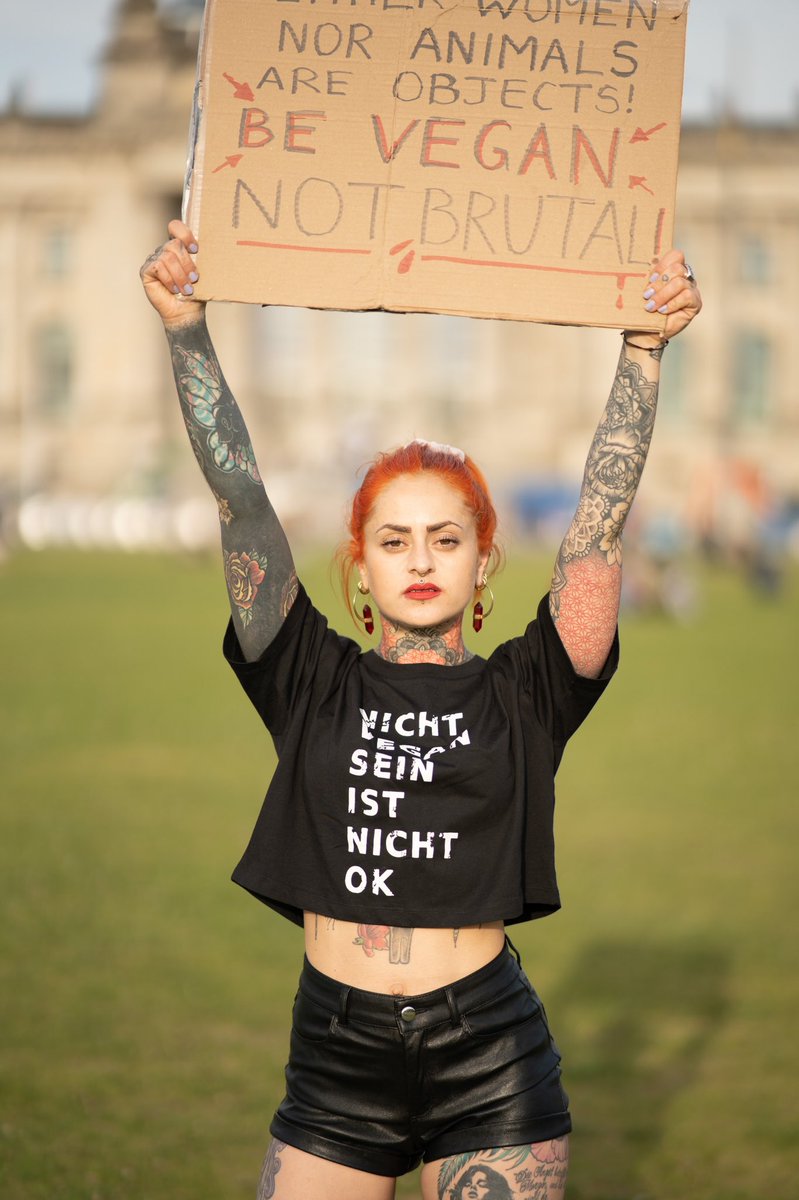 bine_inked's tweet photo. #veganactivism #endanimalabuse #nichtveganseinistnichtok https://t.co/cNe475tC3t