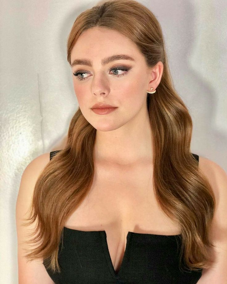madsfinn's tweet photo. Agora que Legacies foi cancelada...
Olá, Feyre querida? https://t.co/GPL05SRKtR