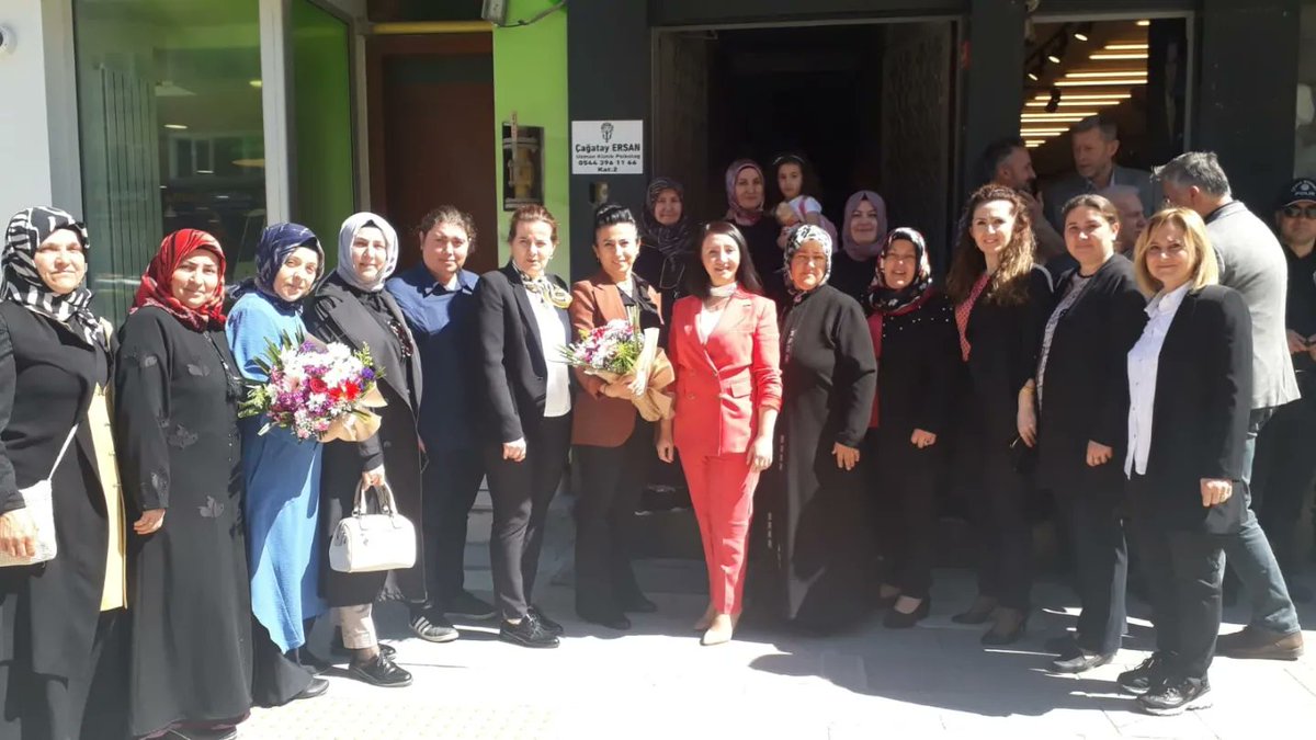 ABozuyuk's tweet photo. AK Parti Bozüyük Ailesi olarak bugün Enerji ve Tabii Kaynaklar Bakanımız Sn.@fatih_donmez Sanayi ve Teknoloji Bakanımız Sn.@varank Milletvekilimiz Sn.@SelimYagci11 İl ve İlçe teşkilat mensuplarımızla Bakanlarımızı ağırladık ziyaretlerinden dolayı şükranlarımızı sunuyoruz. https://t.co/jEsmL5FKdQ