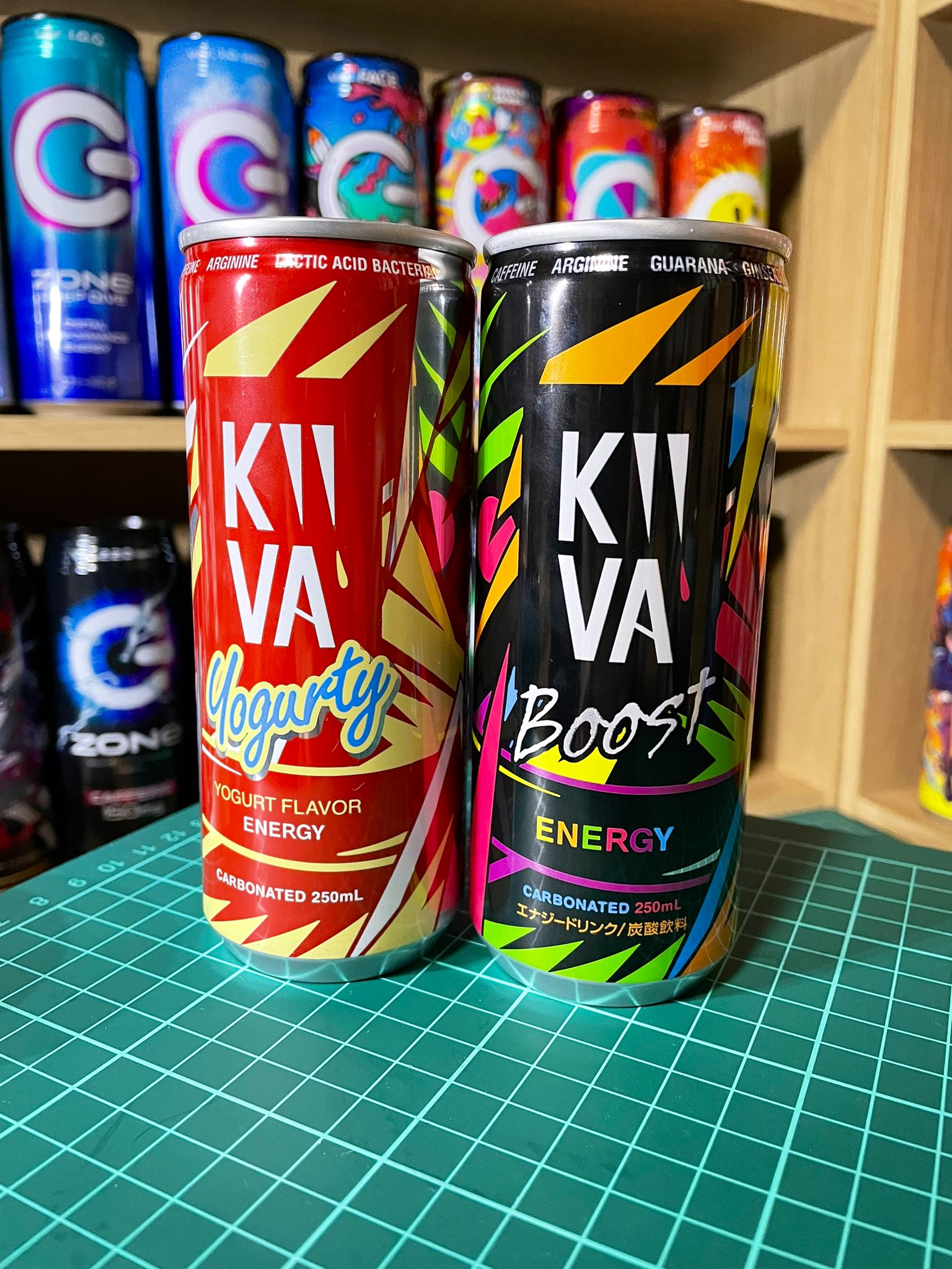 エナスジ ダイソーに キーバエナジーが2種類置いてあってビックリ ヨーグリティエナジーは持ってたけど エナジーブーストは持ってなかったから とても嬉しかった N キーバエナジ エナジードリンク T Co Ducdkwmbea Twitter