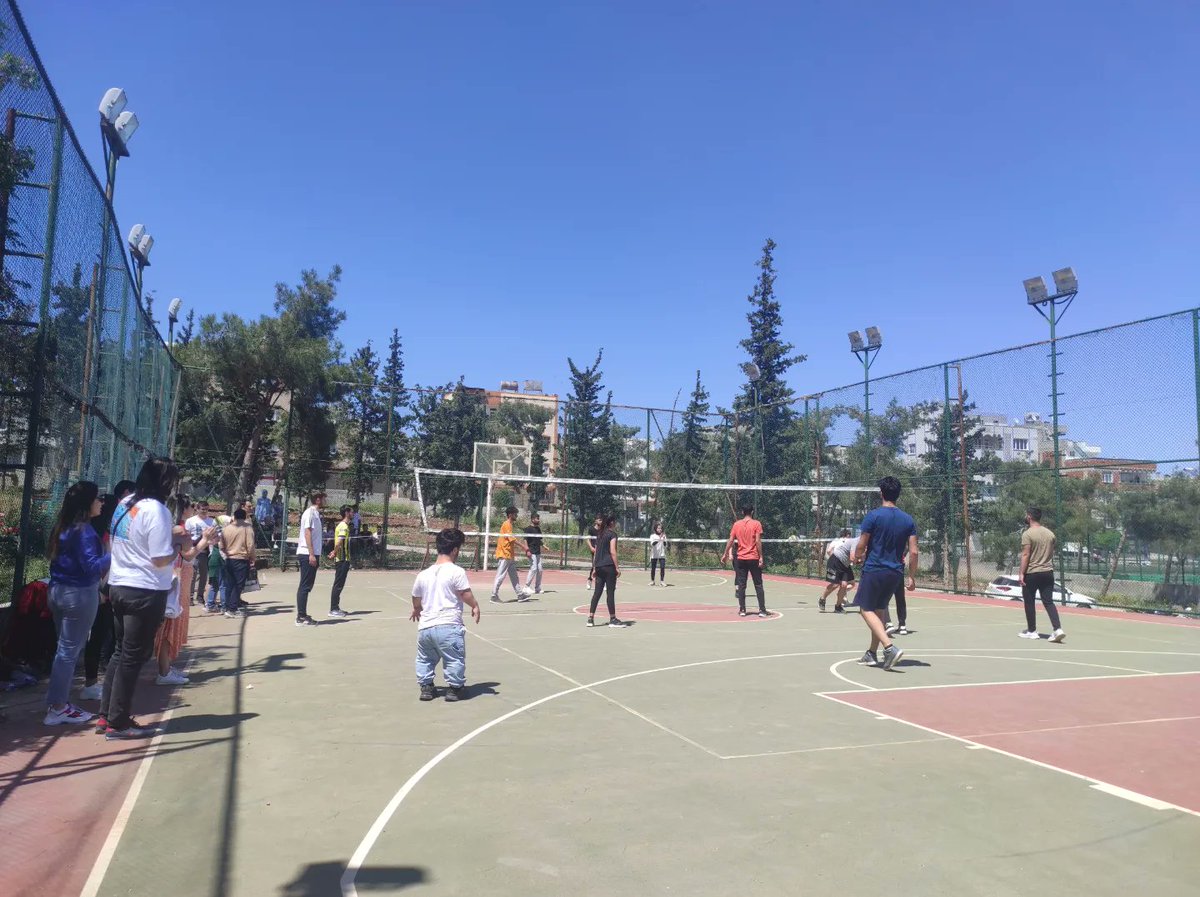 K7AUTUDAT's tweet photo. Kilis 7 Aralık üniversitesi TÜDAT Topluluğu olarak Voleybol Turnuvalarımızdan Kareler. https://t.co/bkhQSW1aj1