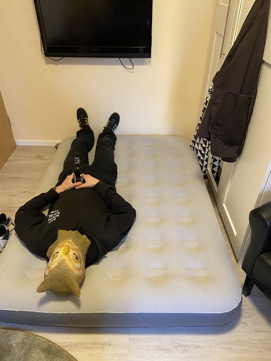 Täydellinen rentoutuminen. 

#CologneVeterans #Köln #IhanHuuhkajana