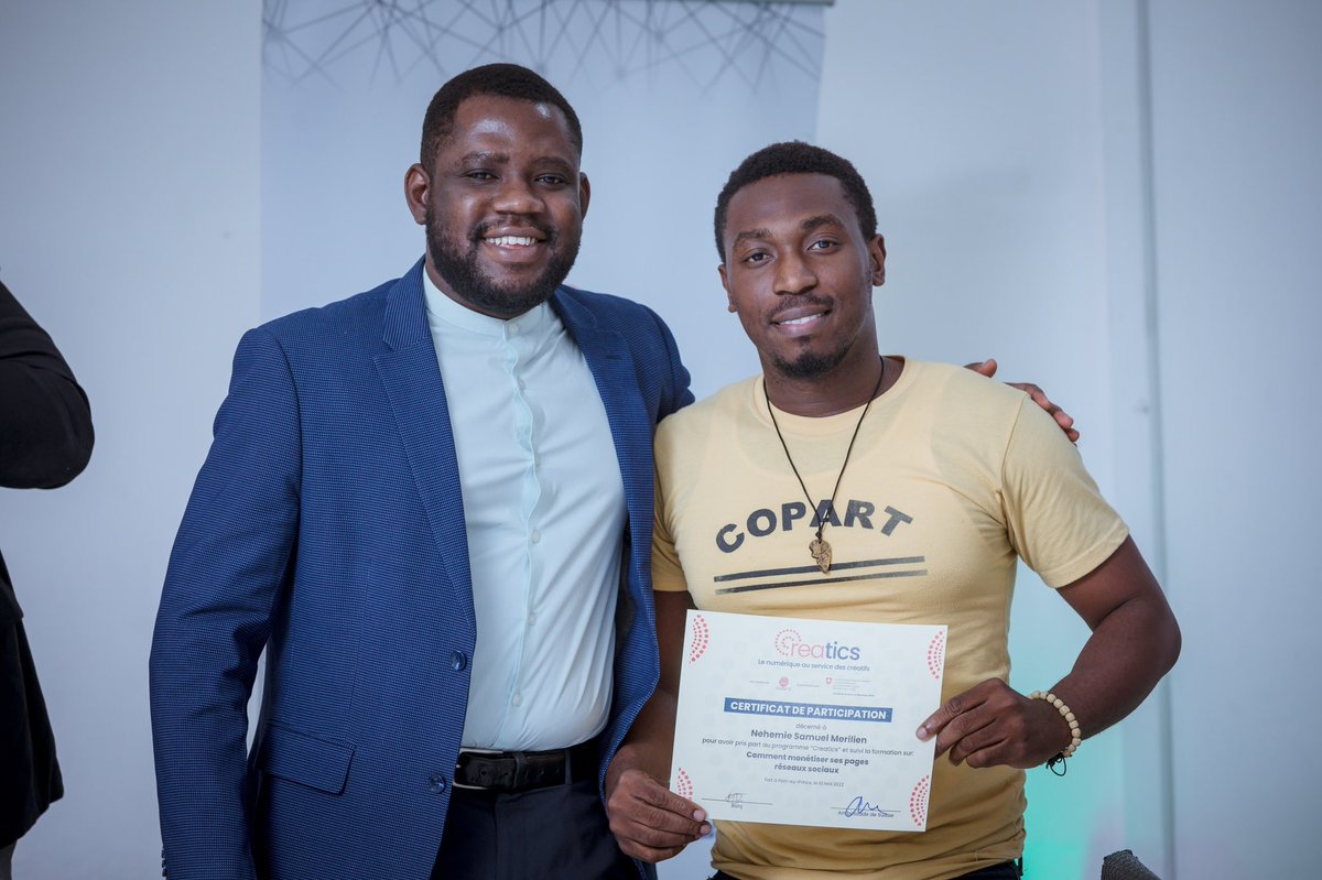 marcalainb's tweet photo. Kisa ki kenbe ou motive menm la sa difisil? Se enpak wap fè nan lavi moun!
Foto saa yo (reyakson yon jenn lè nou anonse ke li pral rantre nan enkibatè @banjHT lan) vo plis ke tout sa ki taka vle dekouraje nou!
Bienvenue à Banj Labs CopArt et BitArt! À bientôt ⭐️👏🏾! #Creatics https://t.co/sKgUx9efzK