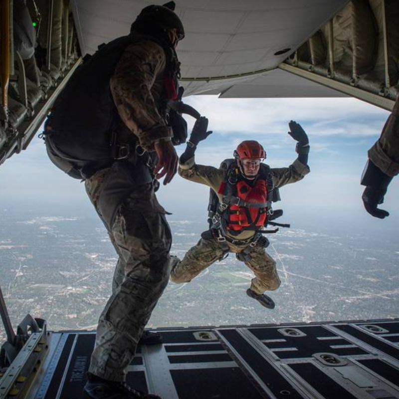Marinetimes's tweet photo. In our weekly #GoodNews report: a healthy dose of all-around 🏋 fitness training, bonus 💸 incentives for some service members to reenlist, veterans unemployment rates remain steady, and more. Scroll through for a dose of positivity.