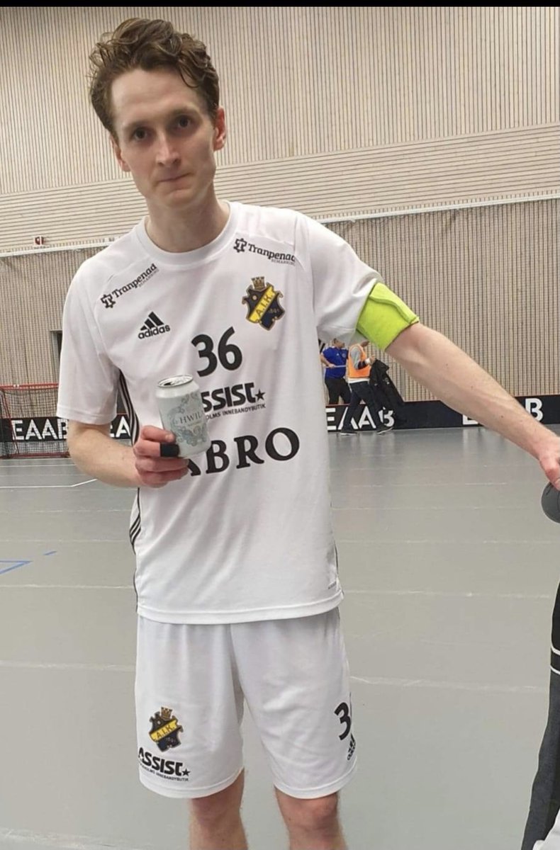 DachoGebeyehu's tweet photo. Söker en biljett till övre på söndag åt denna kung @AIKBiljett https://t.co/50S3znb02U