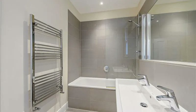 PropertyExperts's tweet photo. Set in the calm and vibrant location of Ravenscourt Park, we are proud to present this lower ground floor stylishly modern two bedroom one bathroom period apartment set in this Victorian Mansion Block having been renovated to the highest specification and set over 640Sq Ft. https://t.co/E7r7SMbSBO
