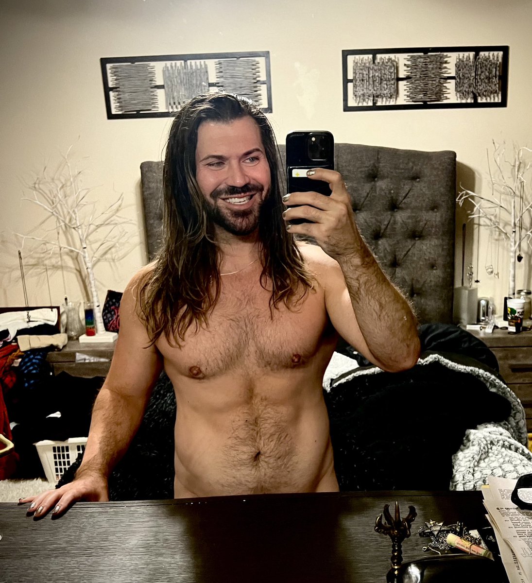 MarshallWSL's tweet photo. Officially broke through a milestone! I haven’t been below 200lbs in 3 years. Getting control of my eating with MyFittnessPal app has really helped me make healthier choices without deprivation. I’m so happy to be fitting into some of my favorite old clothes again #35lbsdown https://t.co/50iIvKD6tg