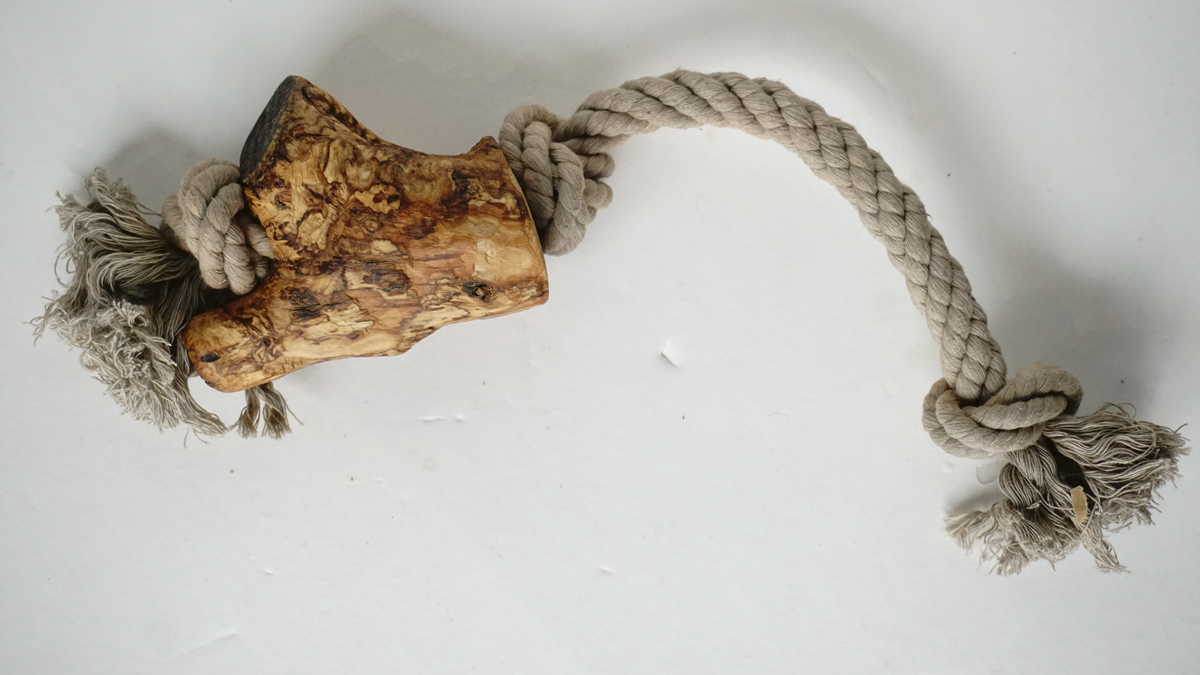 InfoHundsfutter's tweet photo. We have new #teethers of different sizes for #dogs. They are made of olive wood and treated with olive oil. Nothing artificial, all #natural. There are also these bones for even more fun with 100% cotton rope. It takes stress off the animal and it's just cool.#vegan https://t.co/TEwhb088qL