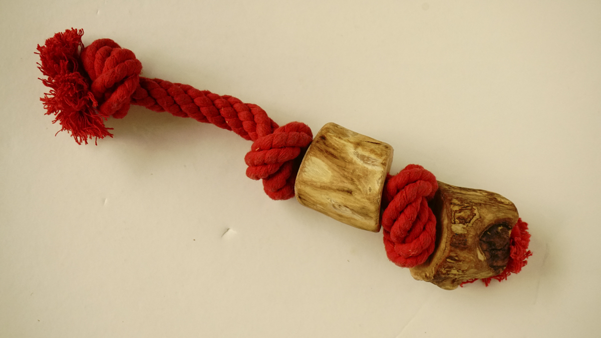 InfoHundsfutter's tweet photo. We have new #teethers of different sizes for #dogs. They are made of #olive #wood and treated with olive oil. Nothing artificial, all natural. There are also these bones for even more fun with 100% cotton rope. It takes stress off the animal and it's just cool. #vegan https://t.co/hlh3czgVfp