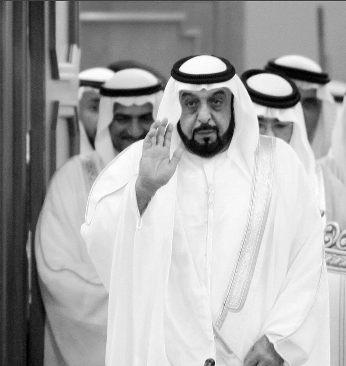 TamimiGroup's tweet photo. نتقدم بخالص العزاء وصادق المواساة لأهلنا في دولة الإمارات العربية المتحدة الشقيقة قيادة وشعبا، في وفاة الشيخ #خليفة_بن_زايد_آل_نهيان 
رحمه الله وغفر له وأسكنه فسيح جناته.
#خليفه_بن_زايد_في_ذمه_الله
https://t.co/r99AXppc1m https://t.co/90jwyldi5q