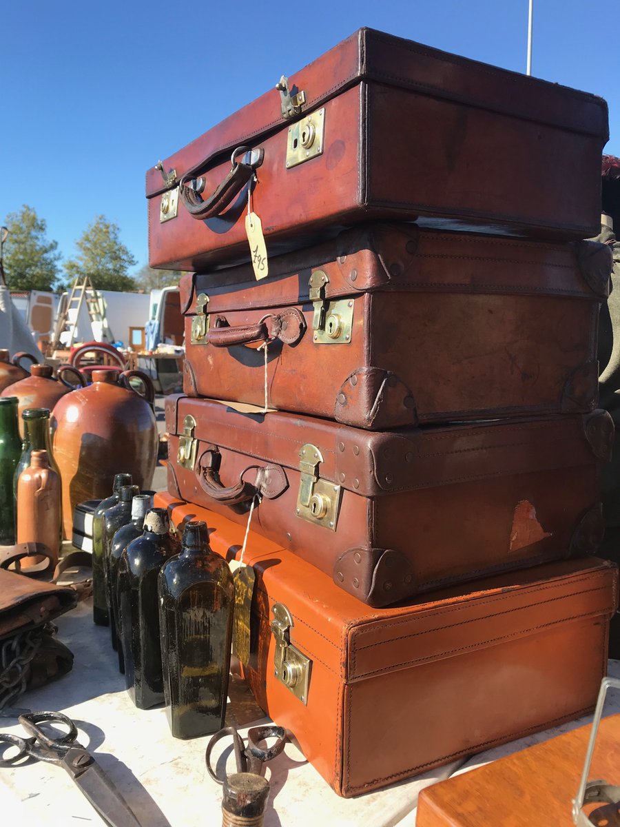 Sandown Antiques Market - Sandown Park Racecourse
Sunday 15th May

Click link for more details
antiques-atlas.com/antique_fair/s…

<a href="/Sandownpark/">Sandown Park</a> 
Sunbury Antiques Market
<a href="/SunburyAntiques/">Sunbury Antiques Market</a>