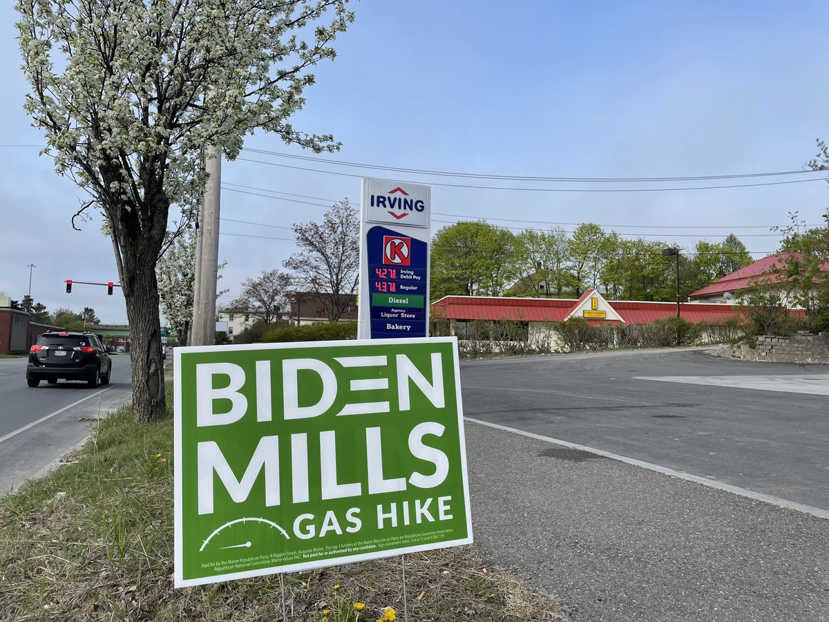 Mahaleris's tweet photo. The scene at the Cross Insurance Center in Bangor ahead of the @MaineDems convention.

The Biden-Mills agenda has wreaked havoc on Mainers paychecks.

#mepolitics https://t.co/4bLrShAEQP