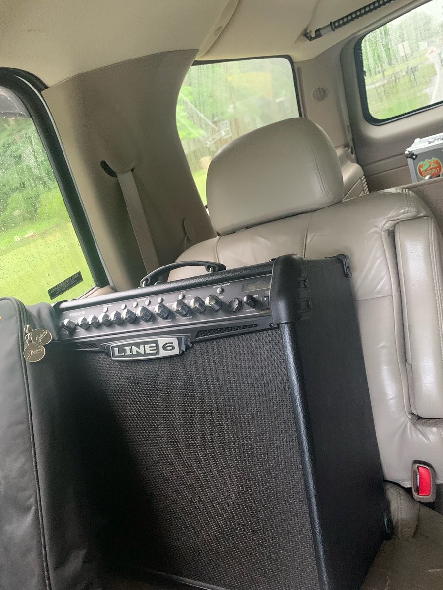 FaultUnion's tweet photo. Heading to the studio Rate my setup? https://t.co/ovbOnh63q8