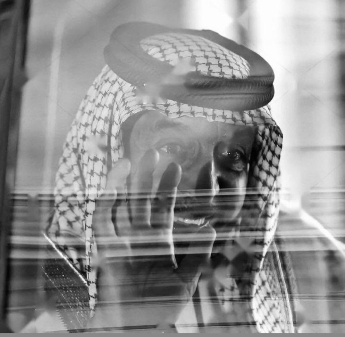 NottsUae's tweet photo. اللهم ارحم رئيس الدولة الشيخ خليفة بن زايد و ارزقه الفردوس الاعلى مع المحسنين و الابرار 
عظم الله اجرنا و اجركم💔 https://t.co/s6gGFsB9un