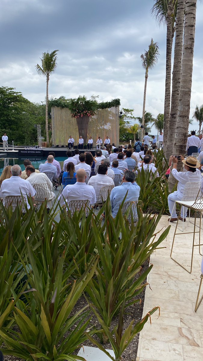 takeda_mex's tweet photo. HILTON TULUM&amp;CONRAD TULUM オープニングパーティーと宿泊1泊付きの招待を受け、出席。新しい出会いや興味深い話を聞き刺激を受ける。メキシコスタイルのドンチャン騒ぎはそこそこで退散。自分はもう若くないと再認識。。。でもたまにはこういうのも悪くないな。 https://t.co/uxtEKZgklx