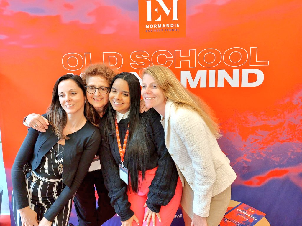 dorota_lichmira's tweet photo. 😍 Yesterday was the last day of our #partnerdays2022. We had the chance to visit the new campus of @EMNormandie with our international partners and @karoui_lotfi and attend sessions by our Vincent Larquet and Sylvaine Castellano. A big thanks to the #Paris and #clichy teams 💫 https://t.co/yMHXRmYTWQ