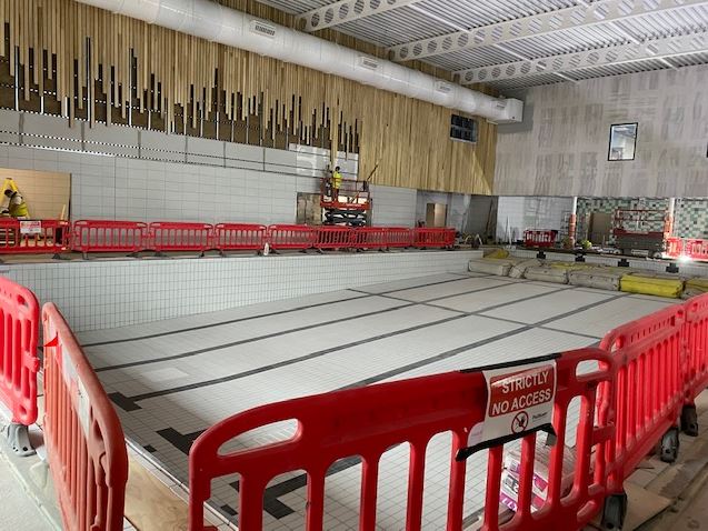 CampusMelksham's tweet photo. Another week of progress concluding on site and the campus is continuing to really take shape.  Excitement levels on the rise with the transformation of internal spaces.  @Sport_England Have a great weekend.🙂🙂 https://t.co/DjzLiFW1Sc