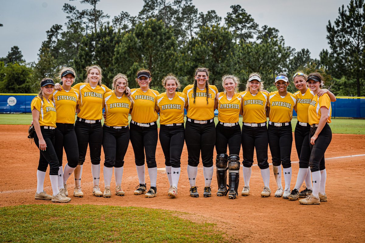 It’s finally here…
SENIOR DAY!!!! Please come out today as we honor our 5 amazing seniors!! You ladies are truly going to be missed!! 
<a href="/Riverside_athl/">Riverside Athletics</a>