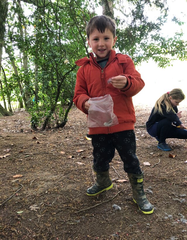 CarrdusYear1's tweet photo. Inside out day! Today we took the classroom outside, we found treasures in the woods, made stories about them, used our sense to describe them and created art work! #carrduschool https://t.co/zV1l67AtpP