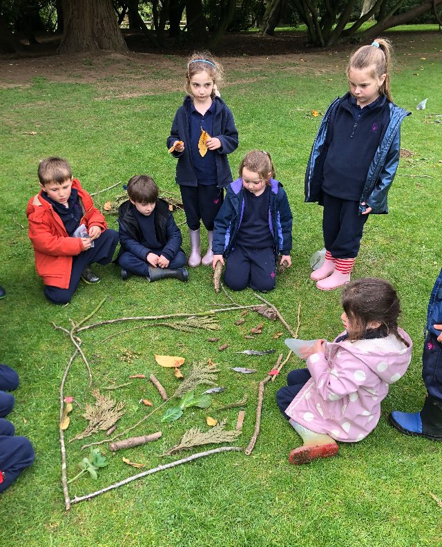 CarrdusYear1's tweet photo. Inside out day! Today we took the classroom outside, we found treasures in the woods, made stories about them, used our sense to describe them and created art work! #carrduschool https://t.co/zV1l67AtpP