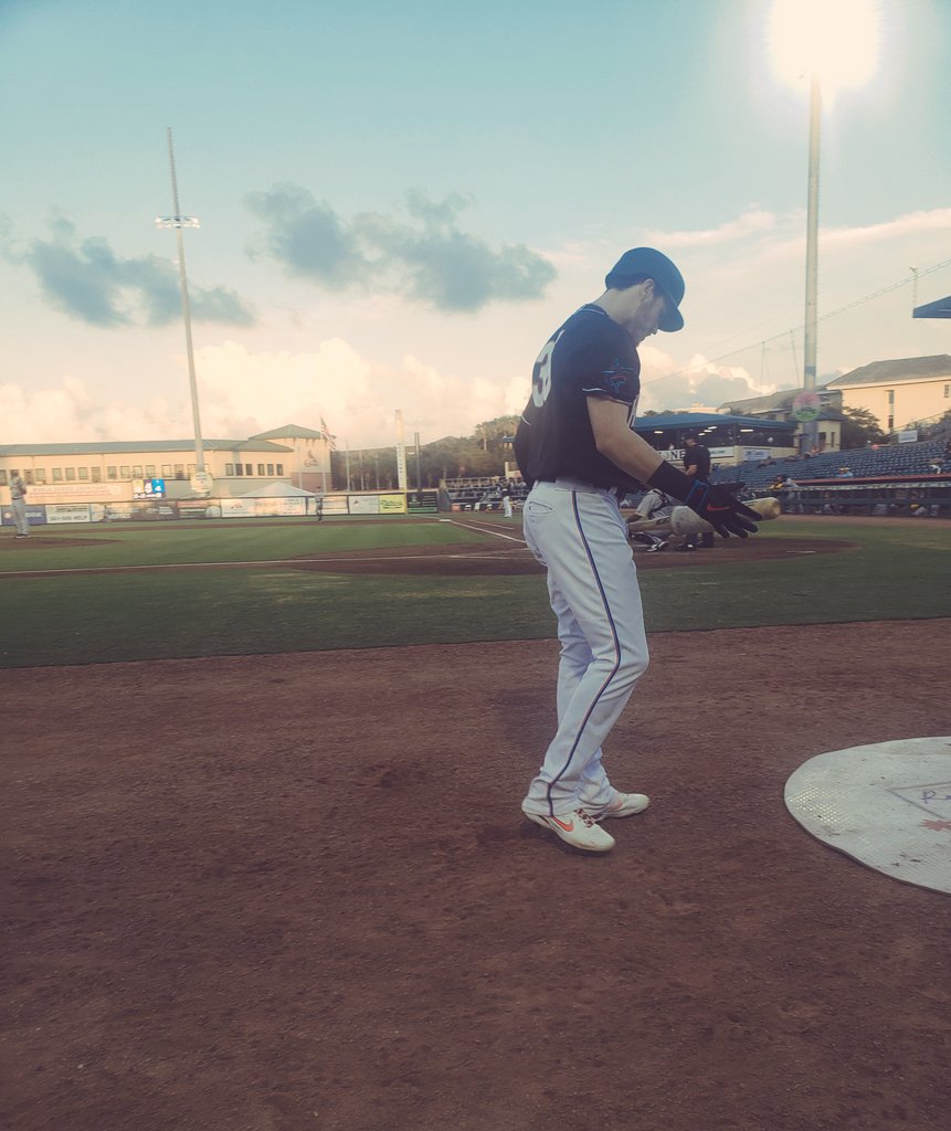 SantiagoMarlins's tweet photo. I spoke with B.A last night ⚾️. He said the "plan" is to be in Miami tonight. #CelebrationWeekend 🏆 https://t.co/fnTTaoREpW