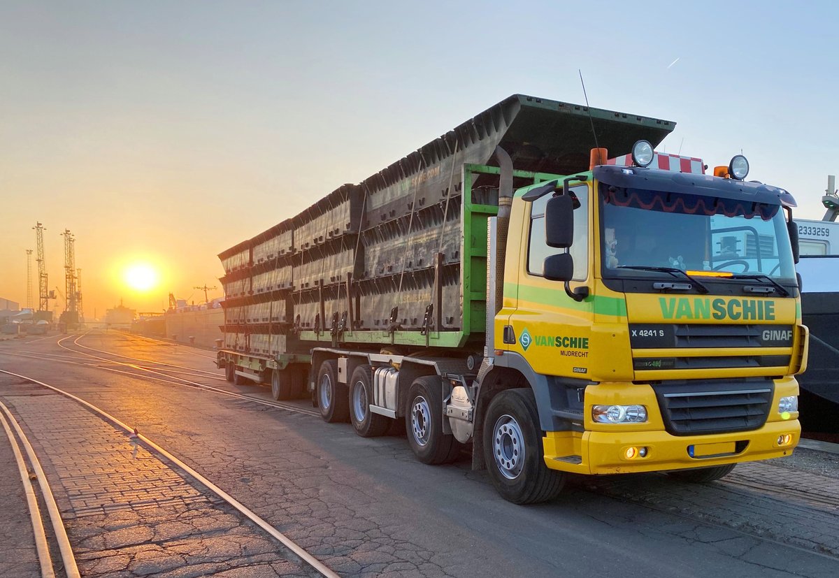 Zie jij jezelf al rijden op deze vrachtwagen? 

#ikwordvrachtwagenchauffeur #topjob #vanschie #letterlijkcontinuinbeweging

vanschie.com/continu-in-bew…