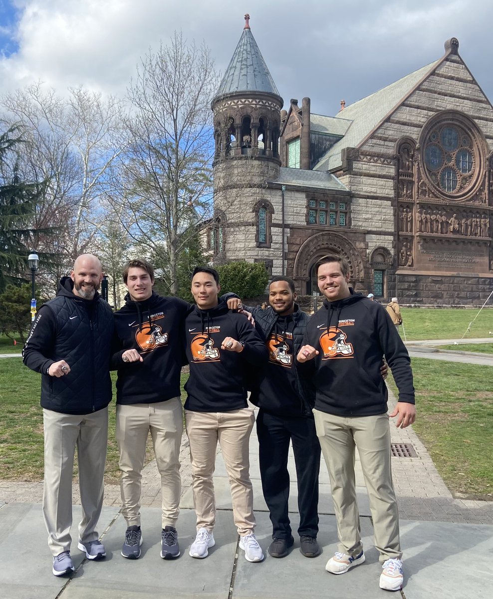 Coach_Mende's tweet photo. 📍South Jersey ➡️ Princeton 
CRIB 🙌🏻  #Juice23 
——————————
@CoachBobSurace @joe_bonczek @zbougg15 @kenlim21 @J_Dalsey @NasirHill4 #SouthJersey https://t.co/IjBWgU14RB