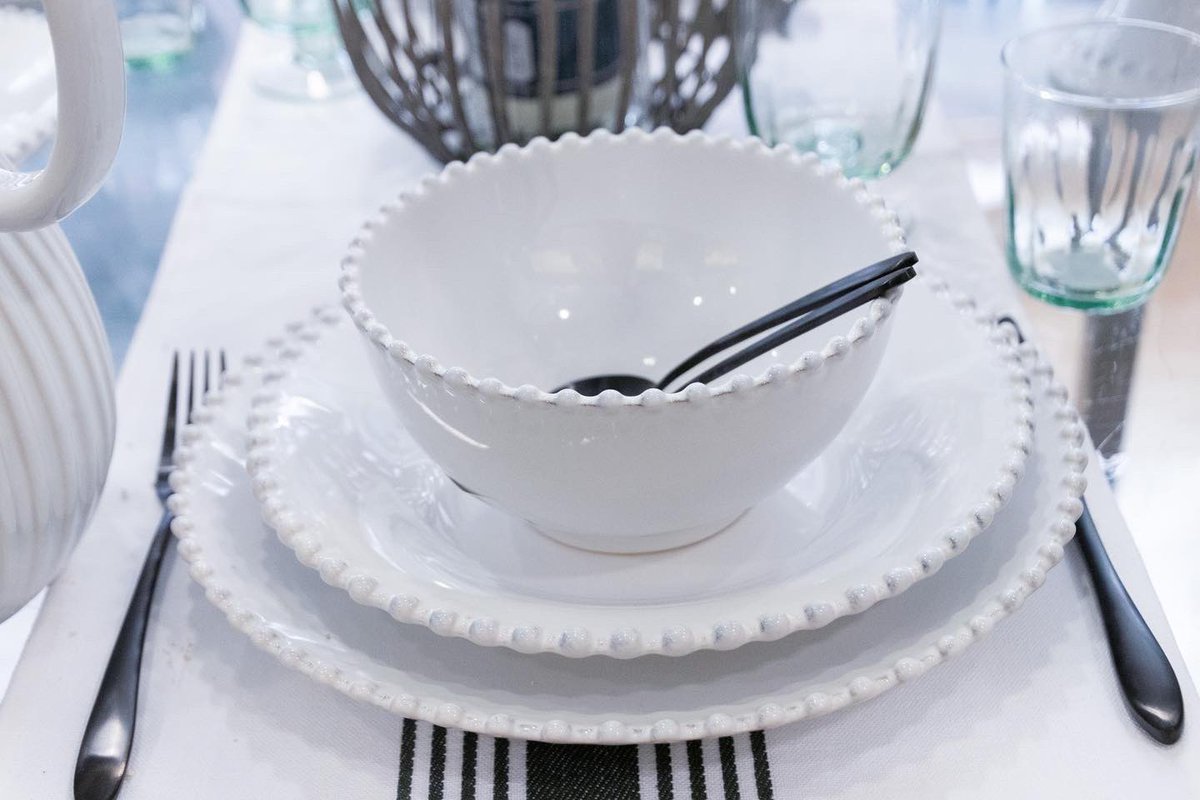 CornucopiaWorc1's tweet photo. Pearl Dishware; Timeless crockery, with a classic design bringing a sophisticated and soft backdrop to your everyday table, dreamy alfresco dining or as treat for a special celebration! 🤍

#WorcestershireHour https://t.co/FCfrL92i6y