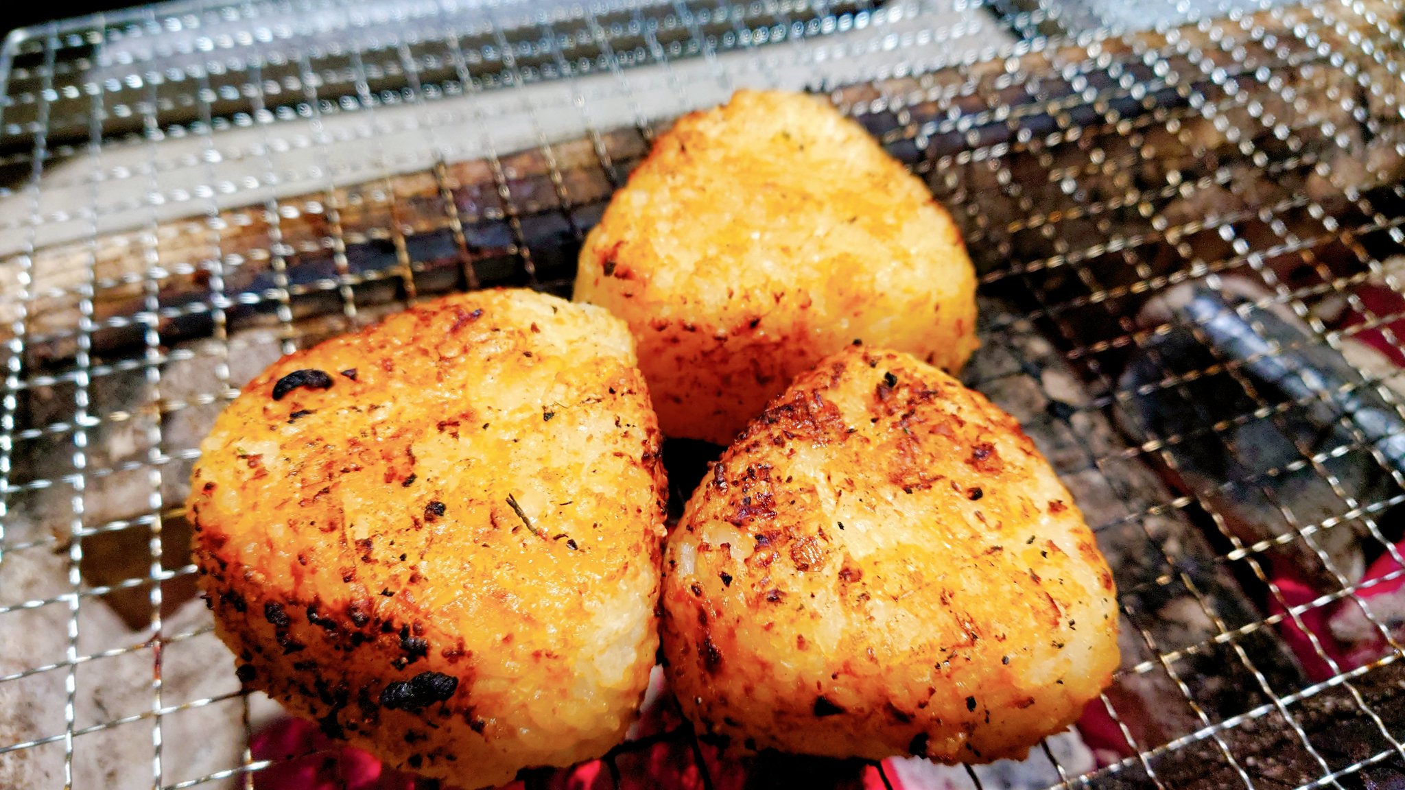 マタギ 〆は やっぱり 味噌焼きだね 炭火 遠赤外線 味噌焼きおにぎり T Co 0danldt0se Twitter