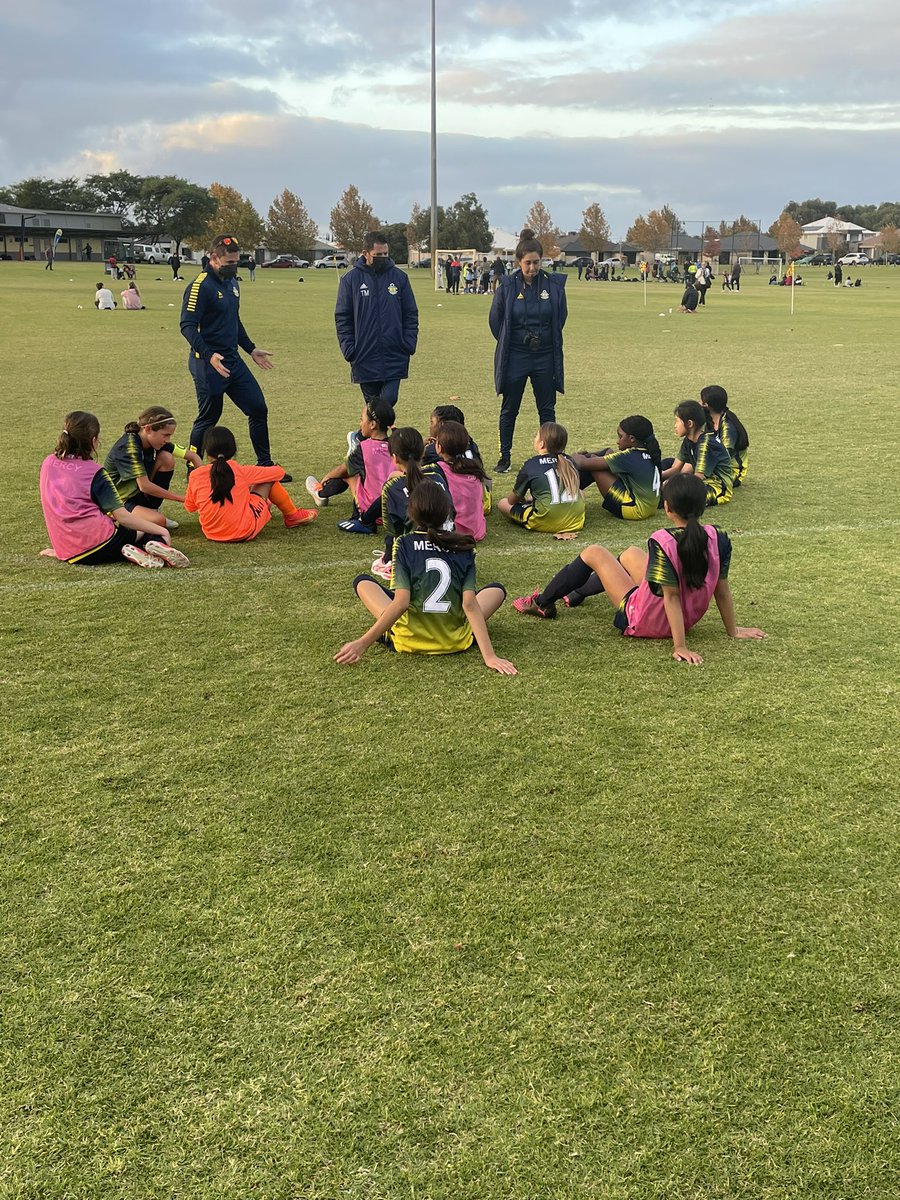 LukeSirolli's tweet photo. So proud of our Year 4-6 soccer mini girls tonight. Made it to the semi final and lost 2-1 in penalties. #playedwithpride @LisaFogliani @_mercycollege @MercyCollege_WA https://t.co/cPG8nguETf