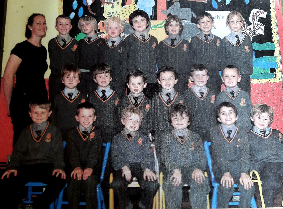MonkstownParkJS's tweet photo. We were delighted to have the 6th year students come and visit us in the Junior School before they finish school. We wish you all the best of luck in your exams and we were delighted to see you yesterday. 😀 https://t.co/zvypp1Q6c1