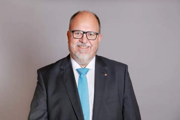 Atervinningsind's tweet photo. Den här veckan har vi träffat näringsministern för ett samtal om hur det privata näringslivets viktiga roll i den cirkulära ekonomin kan stärkas. Vi diskuterade bland annat äganderätt till avfall, införande av end-of-waste-kriterier och kontantförbud vid handel med skrot. https://t.co/gpyEQjUK7R