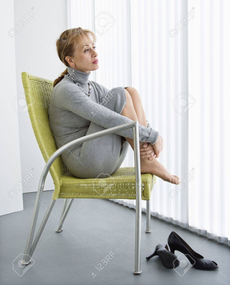 deliiiicate's tweet photo. does anyone else feel peak sk!nn¥ sitting like this bc it makes me feel literally euphoric https://t.co/oGuR3WQS06