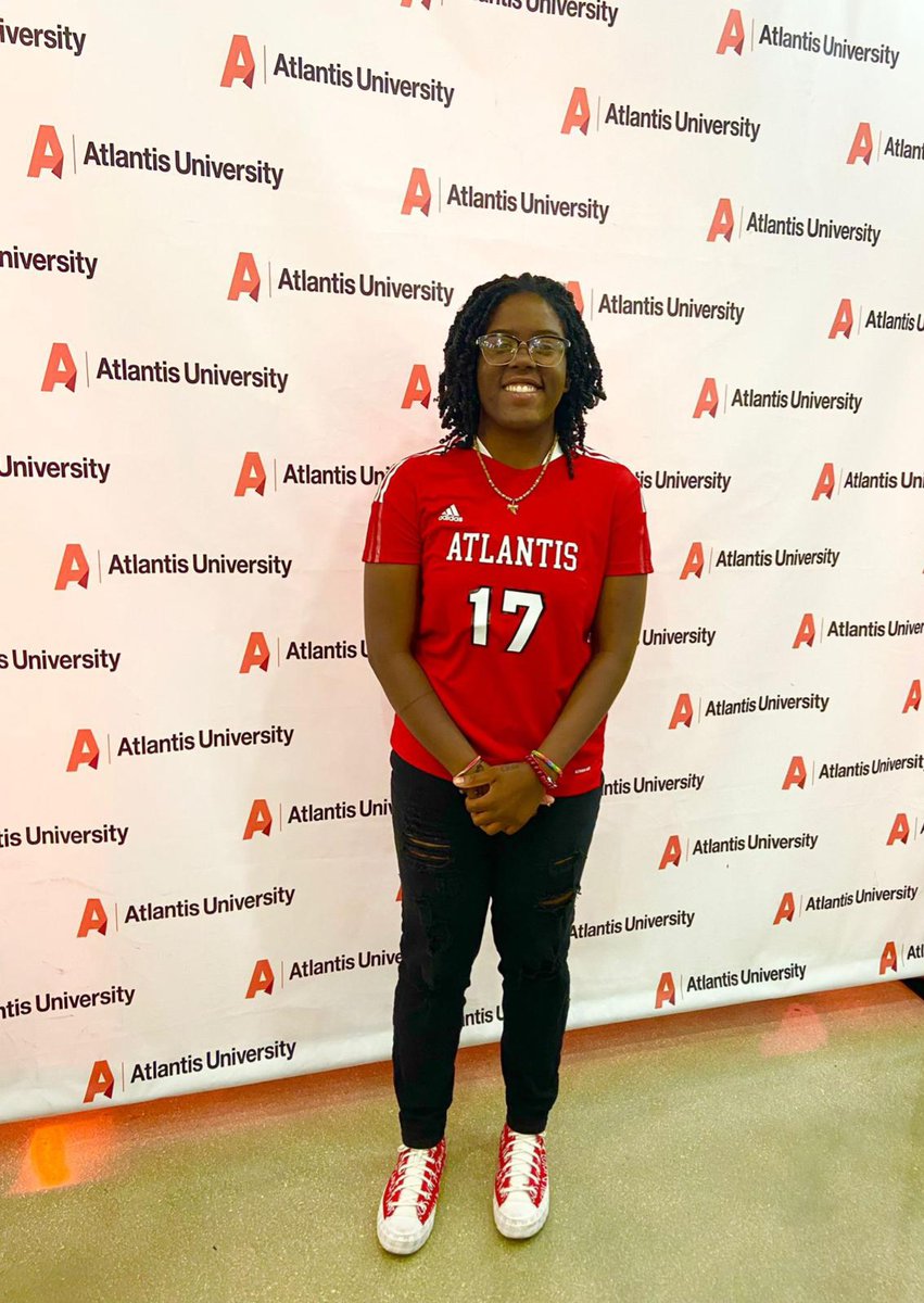 ShandaRoberts76's tweet photo. Congratulations to our babygirl @GnyaRoberts for receiving a scholarship to play Flag Football at Atlantis University! We are so proud of you baby! https://t.co/mV9i1UFens