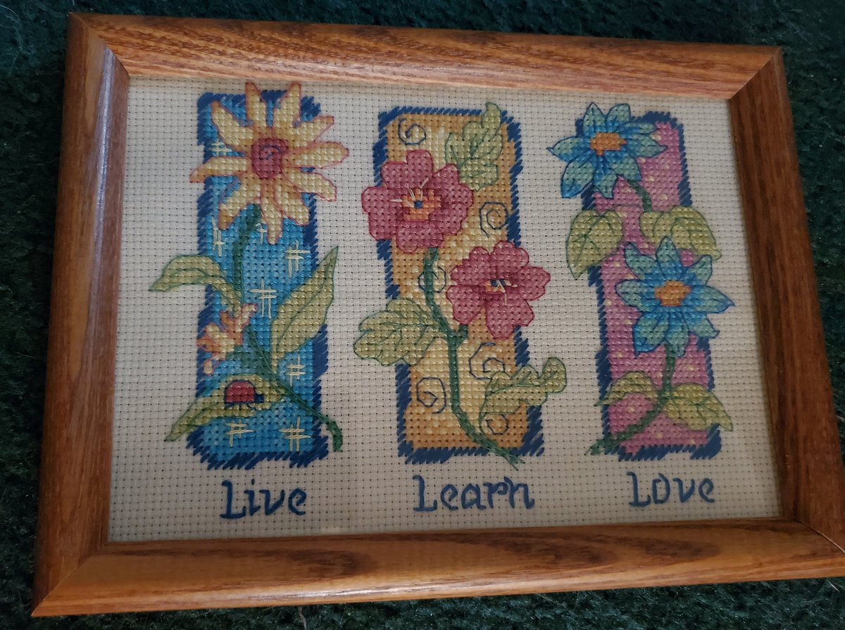 And yet another new addition to my #etsy shop: Live, Learn, Love flowers cross stitch #flowercrossstitch #crossstitch #livelearnlove etsy.me/3laVAXg