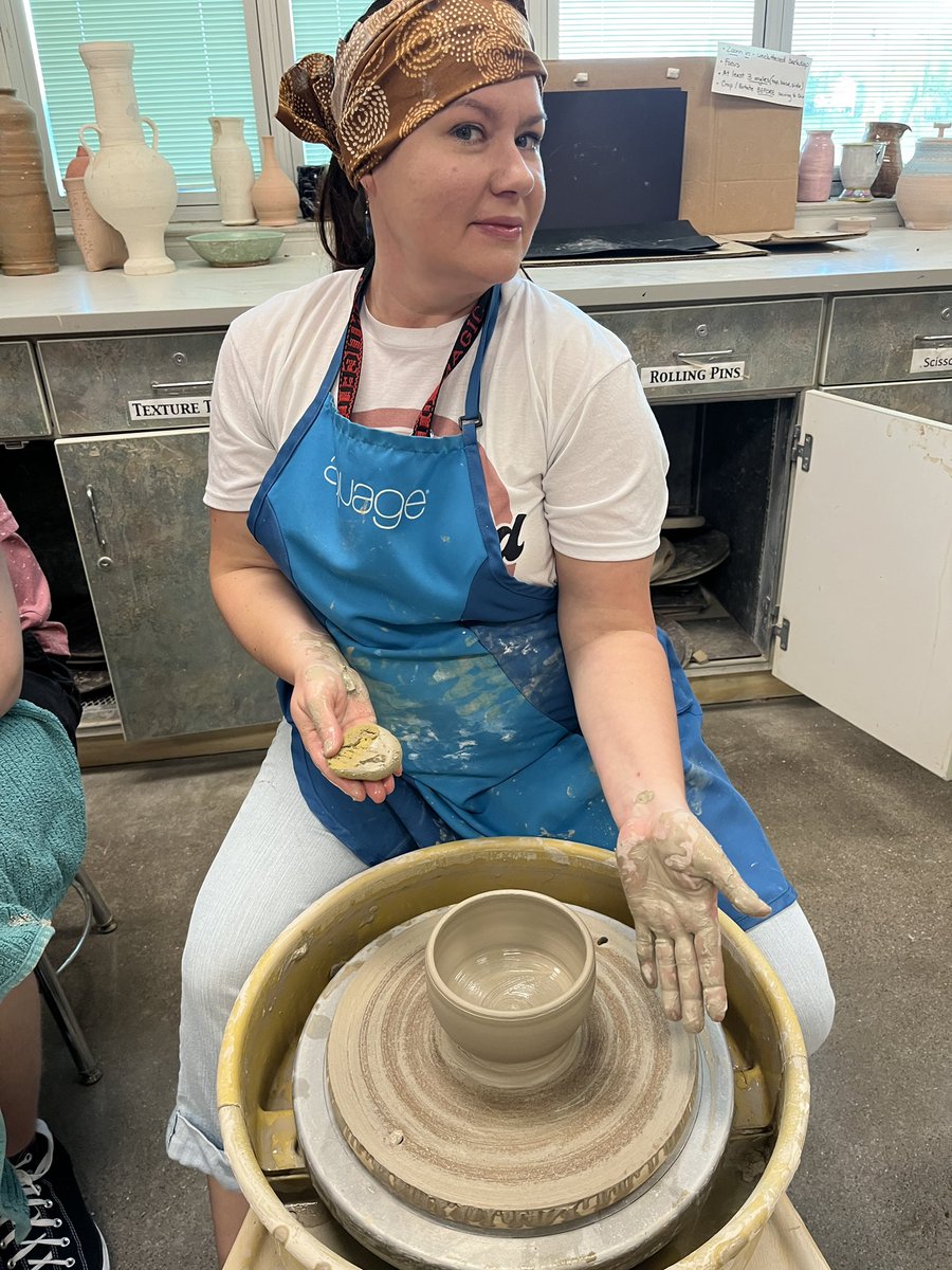 TrishaAbel's tweet photo. Look what I made while throwing blindfolded! #MontiArts #montiMagic https://t.co/GefQ2MQXj9