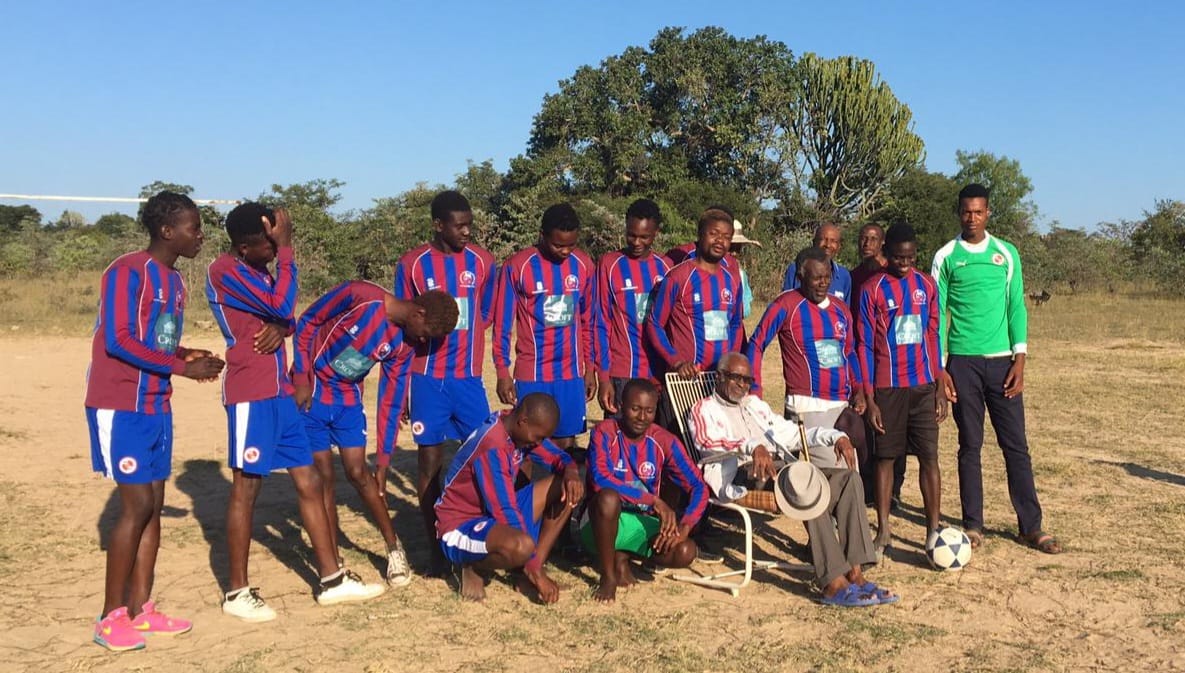 kits4causes's tweet photo. It sometimes takes a long time to receive pictures but this kit started its journey to Zimbabwe in 2021 via the Majinkila Hope Foundation. For footie shirt  Friday it's a pleasure to post this picture. The donation included kit from @LanghoFC https://t.co/VqhJnsZf3j