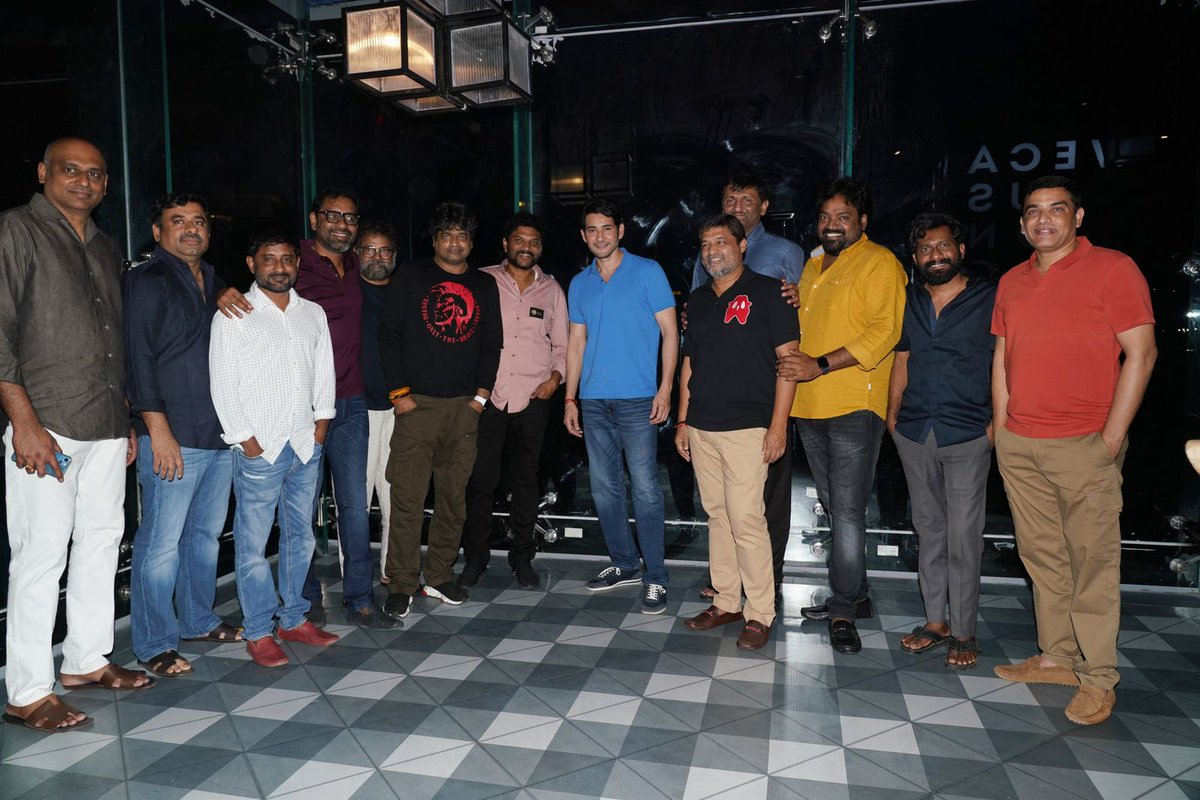 MBofficialTeam's tweet photo. Time for a BlockBuster Party! 🥳

Our Producers hosted a success party to celebrate the #BlockbusterSVP ❤️‍🔥

#SarkaruVaariPaata 
#SVPMania 

Super🌟@UrstrulyMahesh @KeerthyOfficial @ParasuramPetla @MusicThaman @MythriOfficial @GMBents @14ReelsPlus https://t.co/mihvwm61lH