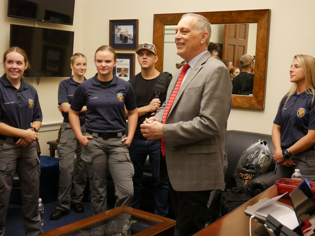RepAndyBiggsAZ's tweet photo. It was an honor to host @CPDCadets today in my DC office and speak with those aspiring to be the next generation that serve and protect us in law enforcement. https://t.co/OhmJQPpVGE