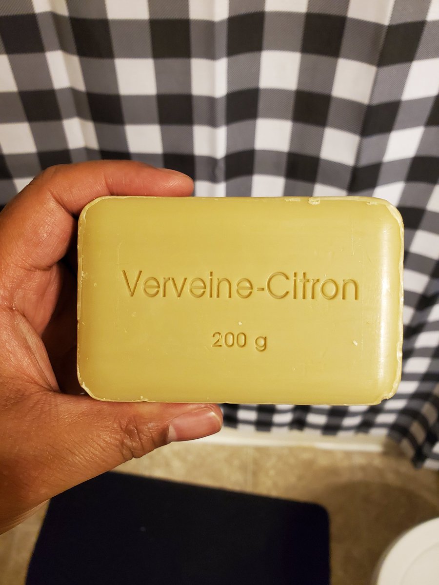 LBrothersMedia's tweet photo. I took these this morning. Y'all not ready for this one. It smells great! #DemSoaps https://t.co/tsVrTYBajA